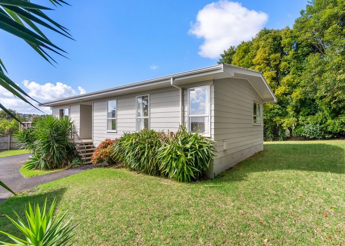  at 32 Glennandrew Drive, Half Moon Bay, Auckland