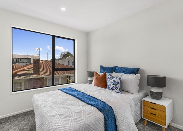  at 13-15/27 Taikata Road, Te Atatu Peninsula, Waitakere City, Auckland