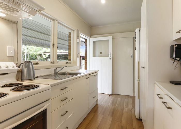  at 27 Merriefield Avenue, Forrest Hill, Auckland