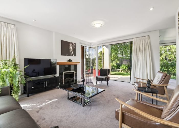  at 2/2 The Esplanade, Castor Bay, Auckland