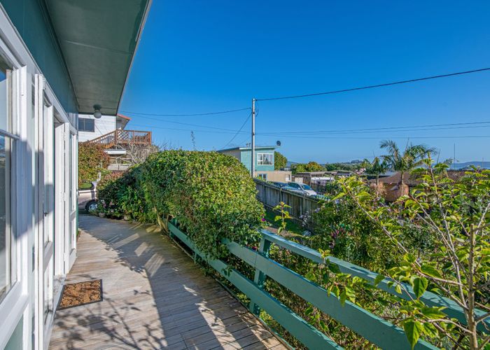  at 18 Kauri Road, Stanmore Bay, Whangaparaoa