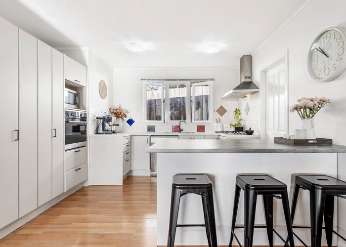 at 11b Waiora Road, Stanmore Bay, Rodney, Auckland