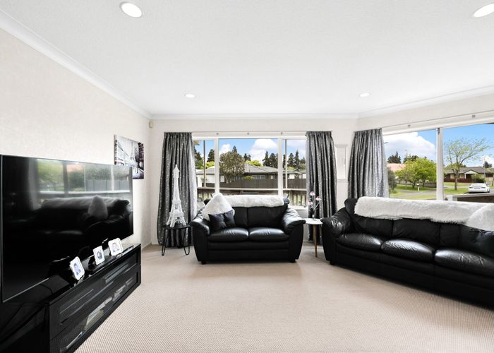  at 29 Hastings Place, Hamilton Lake, Hamilton