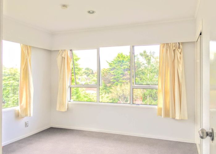  at 4 Kirkwood Place, New Windsor, Auckland City, Auckland