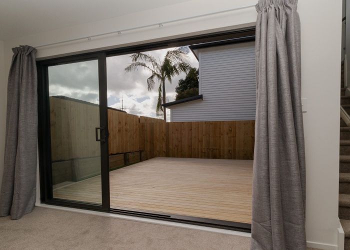  at 9/116 Colwill Road, Massey, Auckland