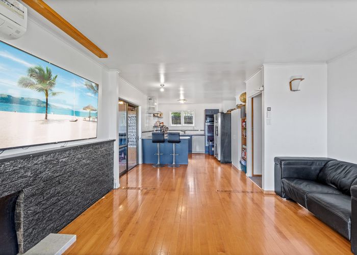  at 8 Pikitea Road, Mangere Bridge, Auckland