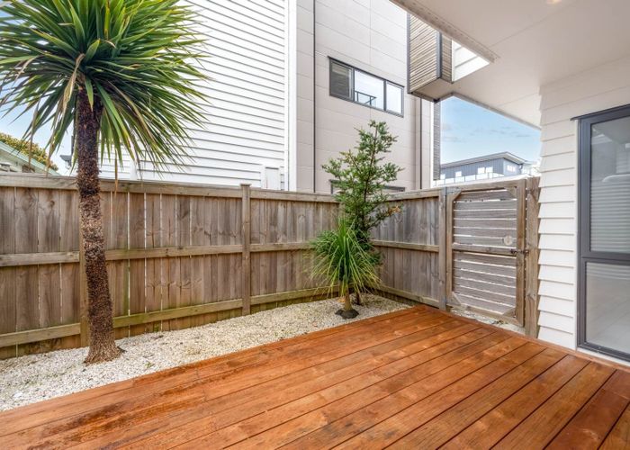  at 844C East Coast Road, Oteha, North Shore City, Auckland