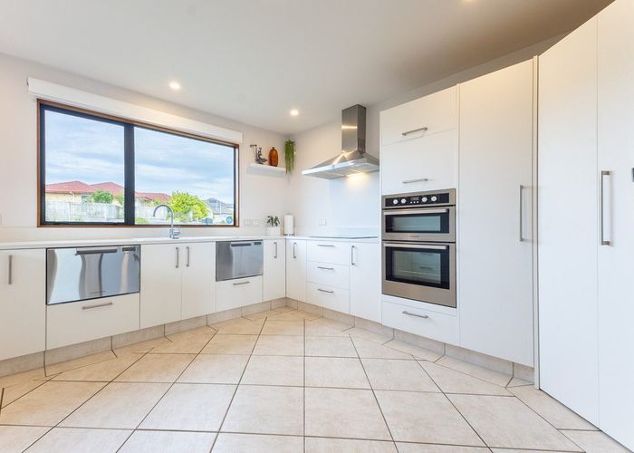  at 14 Millennium Hill, Paraparaumu, Kapiti Coast, Wellington