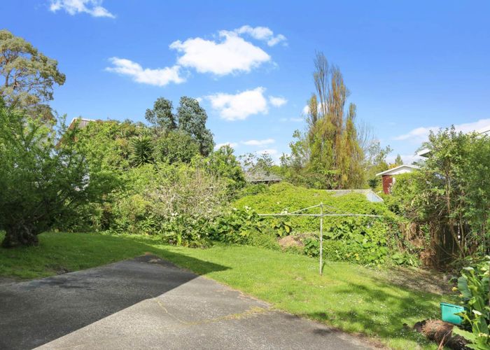  at 33 Captain Scott Road, Glen Eden, Waitakere City, Auckland