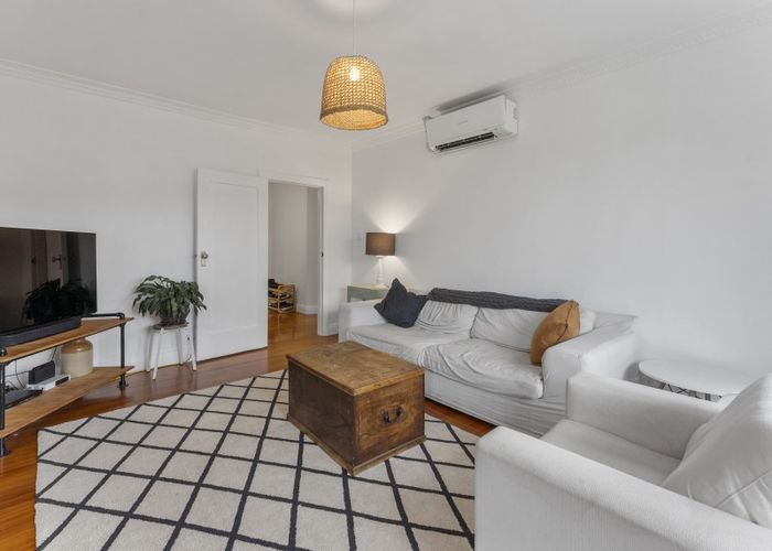  at 8 Jenness Grove, Harbour View, Lower Hutt