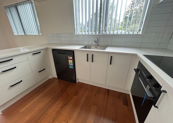  at 17 Clinton Avenue, Te Atatu Peninsula, Waitakere City, Auckland
