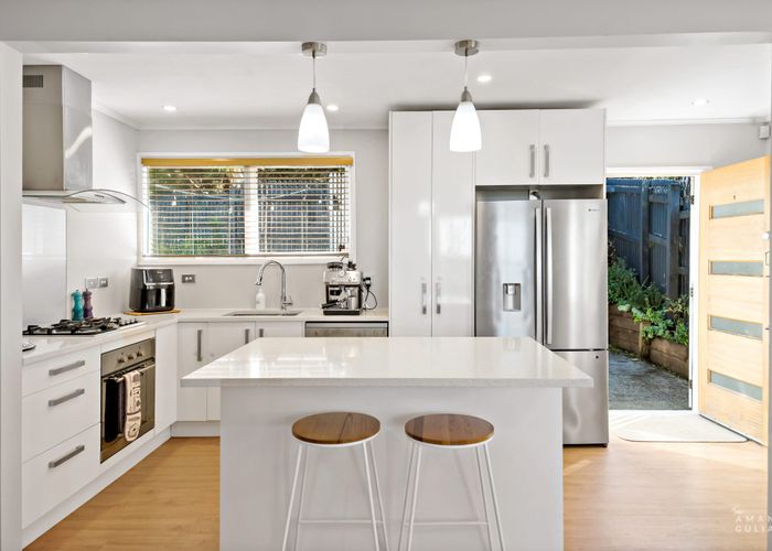  at 186 Old Titirangi Road, Titirangi, Waitakere City, Auckland