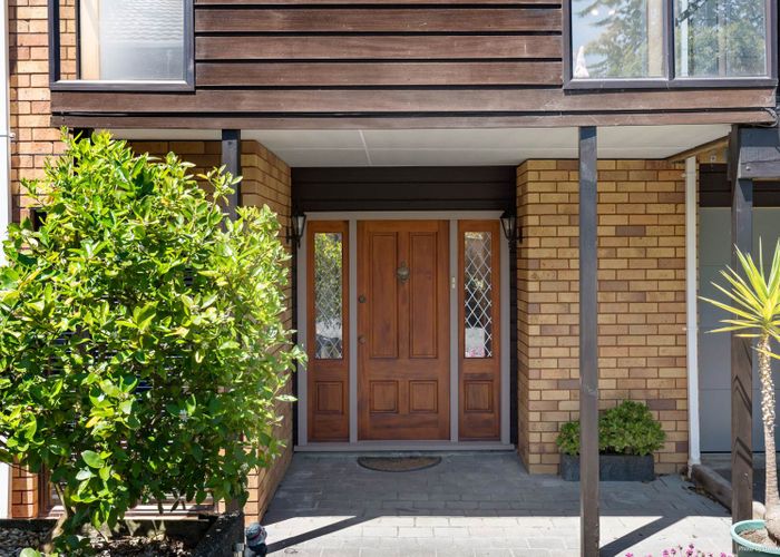  at 2 Crown Hill Close, Forrest Hill, Auckland
