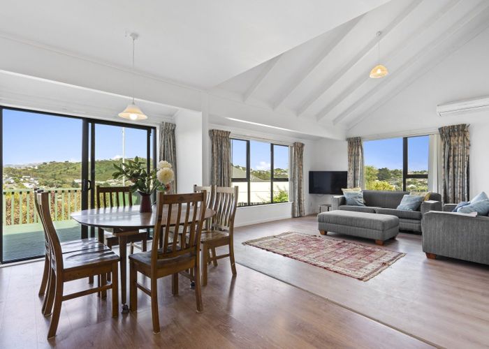 at 84 Mercury Way, Whitby, Porirua