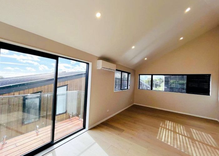  at 5 Tapatai Place, Castor Bay, North Shore City, Auckland
