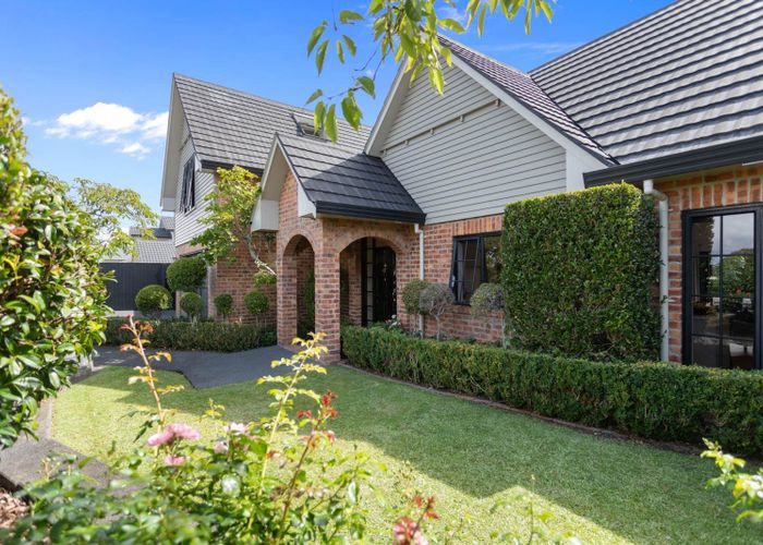  at 9  Kahala Place, West Harbour, Waitakere City, Auckland