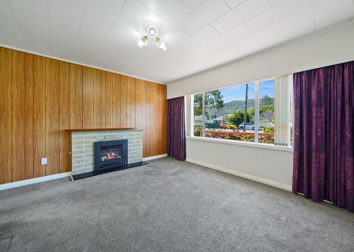  at 39 Wellington Road, Wainuiomata, Lower Hutt