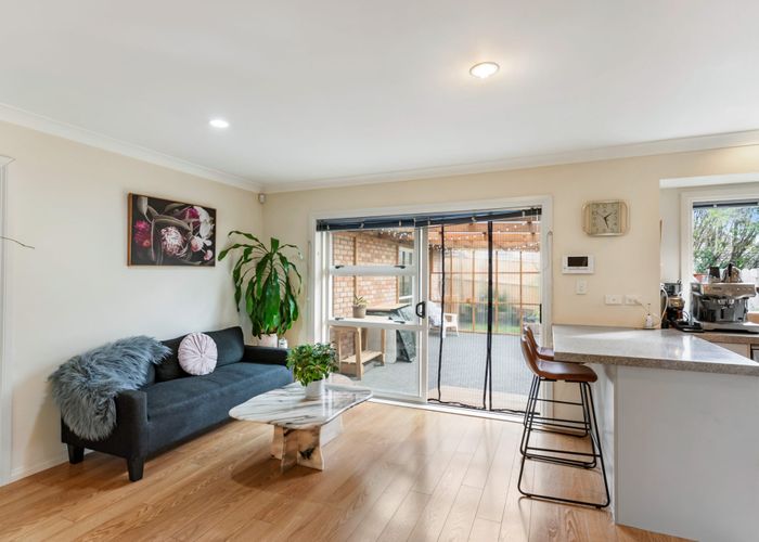  at 8 Quattro Avenue, Flat Bush, Manukau City, Auckland