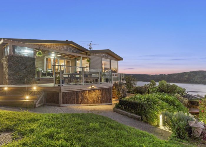 For sale 62 Kiriwai Road, Paremata, Porirua, Wellington homes.co.nz