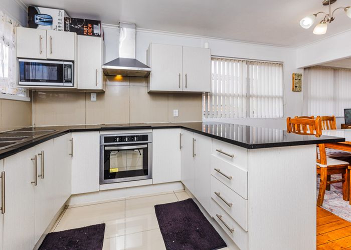  at 225 Puhinui road, Papatoetoe, Manukau City, Auckland