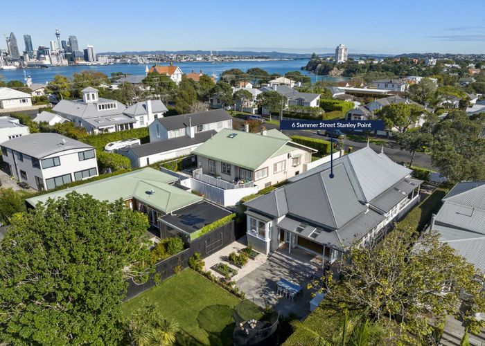  at 6 Summer Street, Stanley Point, Auckland
