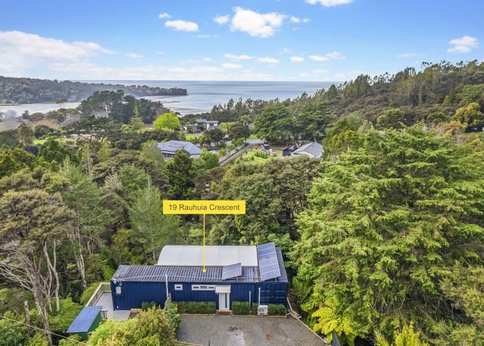 at 19 Rauhuia Crescent, Parau, Waitakere City, Auckland