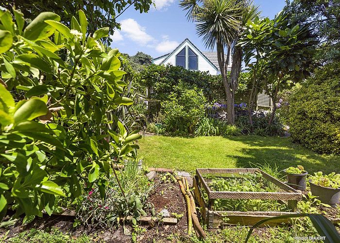  at 23 Pinnacle Street, Seatoun, Wellington