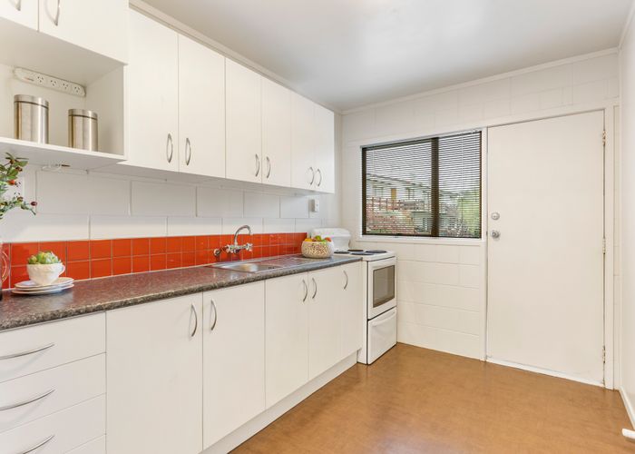  at 11/16 Knight Avenue, Mount Albert, Auckland