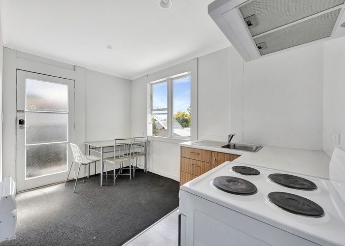  at 87 Lake Road, Frankton, Hamilton