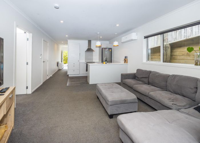  at 2/16 Rothwell Street, Dinsdale, Hamilton