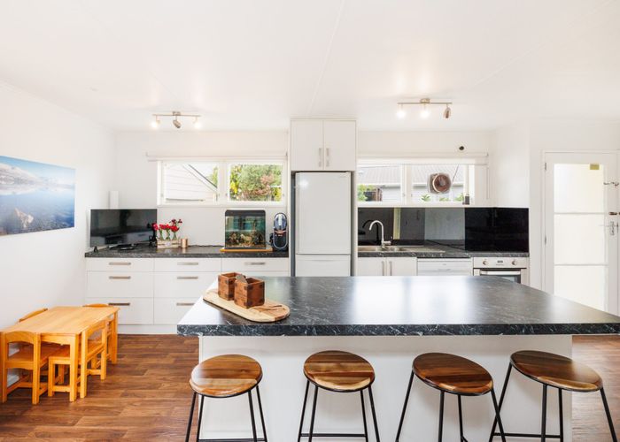  at 21 Acacia Street, Kelvin Grove, Palmerston North