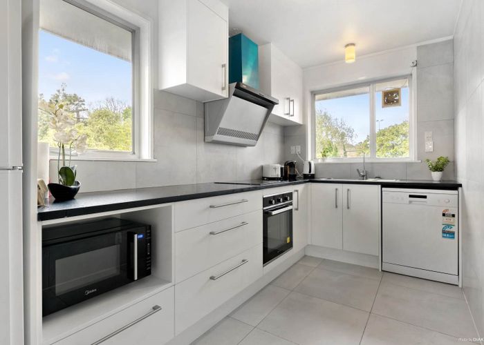  at 4/16 Clyde Street, Epsom, Auckland