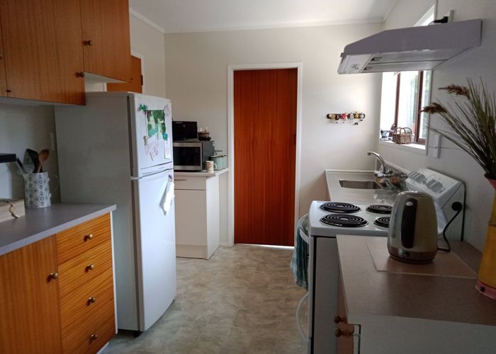  at 2/8 Tatua Place, Conifer Grove, Takanini