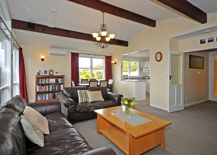  at 4 Selkirk Way, Karori, Wellington