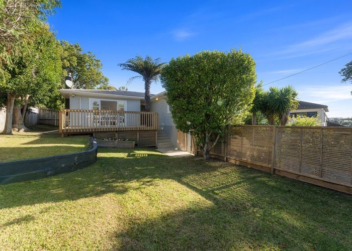  at 1/12 Selwyn Crescent, Forrest Hill, North Shore City, Auckland