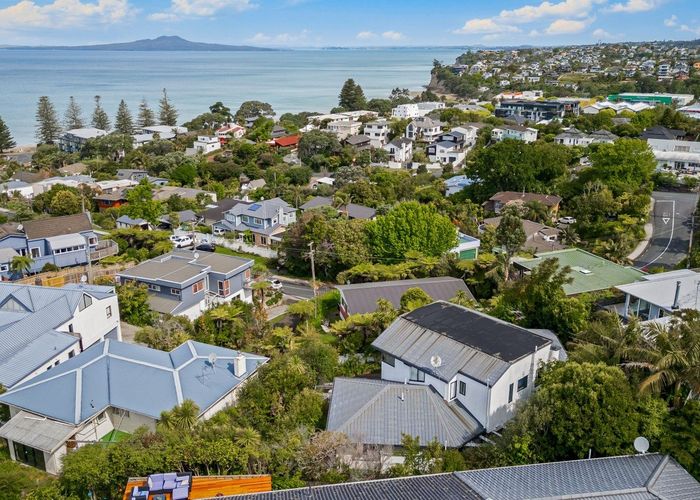  at 8B Oban Road, Browns Bay, North Shore City, Auckland