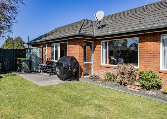  at 5 Oldham Place, Darfield, Darfield