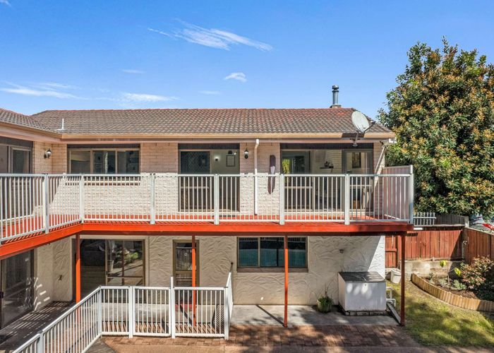  at 8 Deodar Place, Totara Heights, Manukau City, Auckland