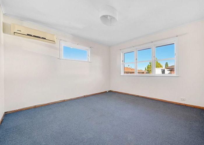  at 2/11 Don Street, Papakura, Papakura, Auckland