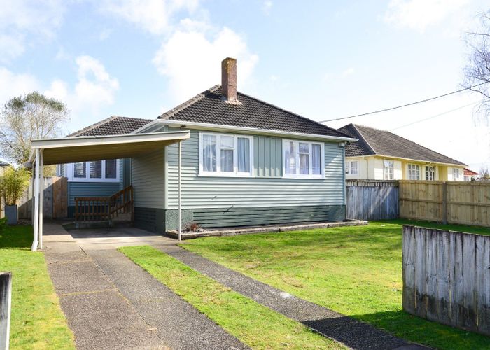  at 21 Churchill Avenue, Maeroa, Hamilton