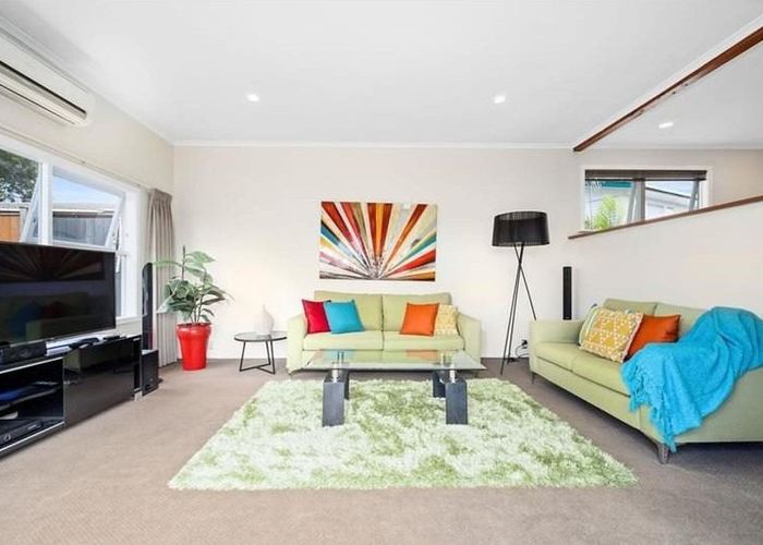  at 8 Arrow Road, Forrest Hill, North Shore City, Auckland