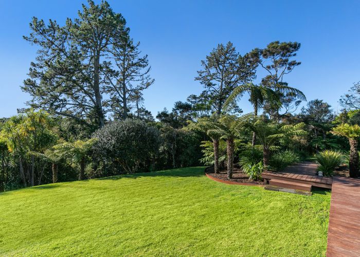  at 10 Almond Grove, Greenhithe, Auckland