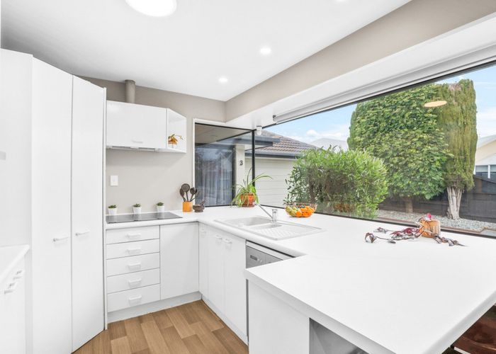  at 3 Hunt Lane, Avondale, Christchurch