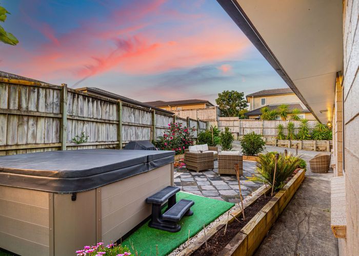 at 12 Nirmal Place, Sunnyvale, Auckland
