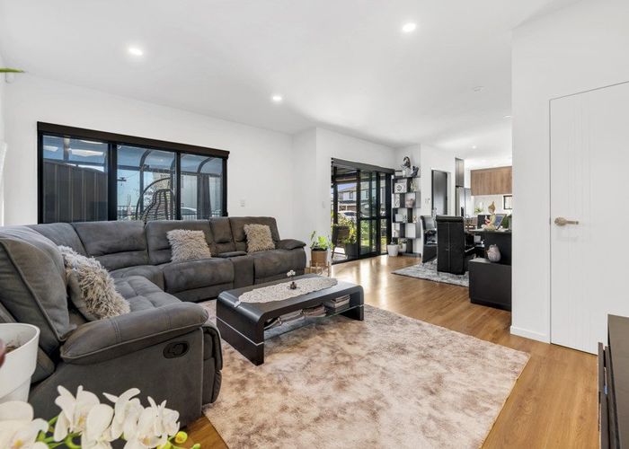  at 23 Tannaghmore Drive, Flat Bush, Manukau City, Auckland