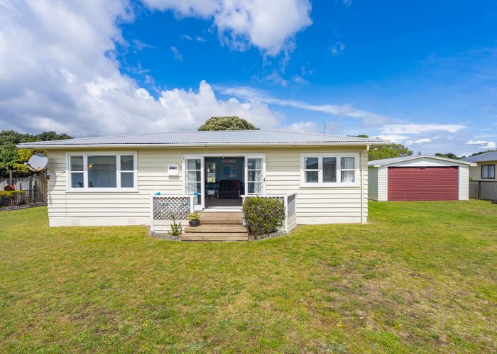  at 11 Adrian Grove, Waikanae Beach, Waikanae