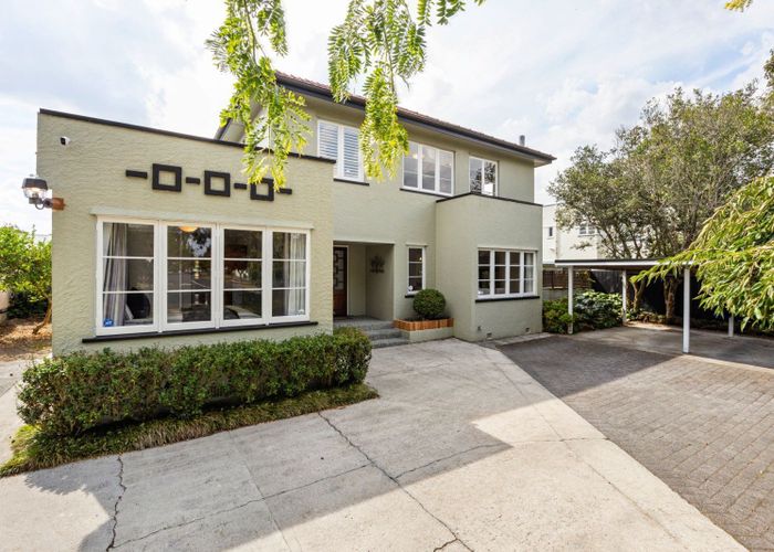  at 14 Maeroa Road, Beerescourt, Hamilton