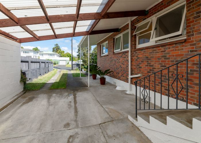  at 19 Kereru Street, Henderson, Auckland