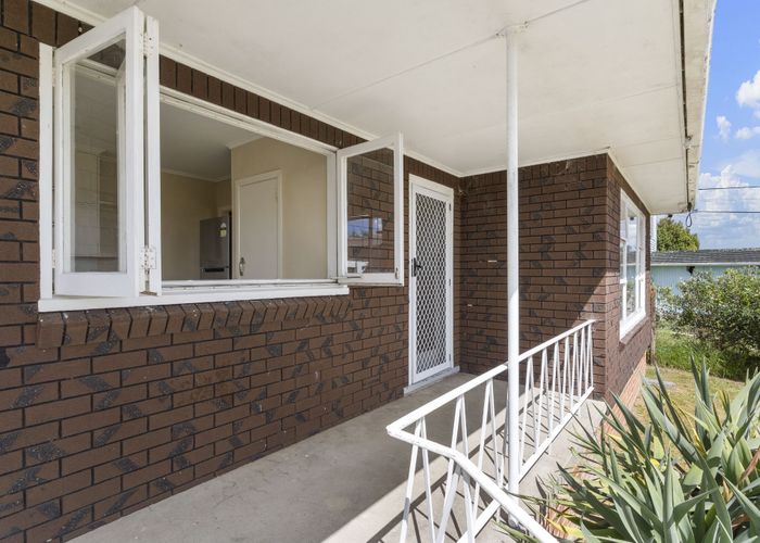  at 28 Dakota Avenue, Beach Haven, Auckland