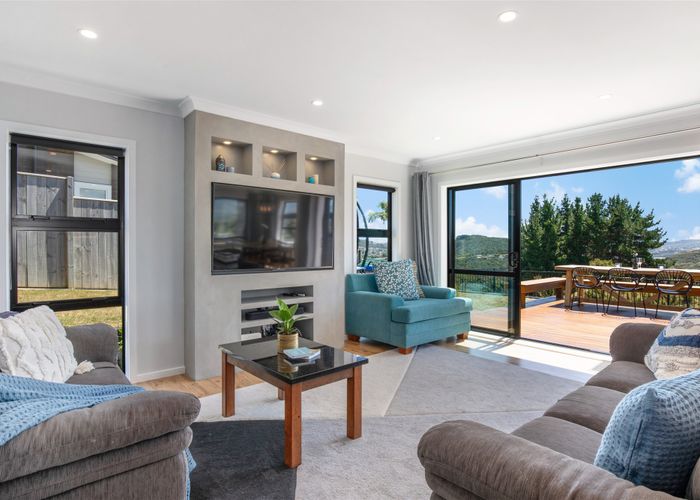 at 20 Pacific View, Whitby, Porirua